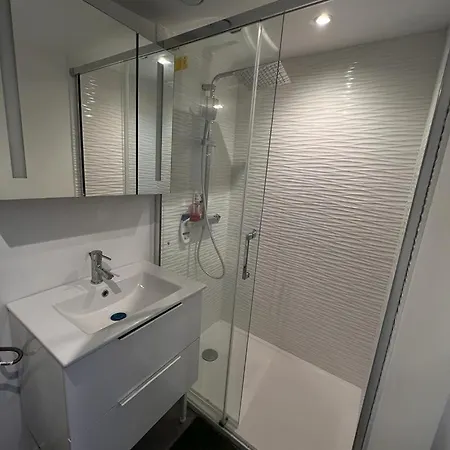 Apartment Avec Terrasse *